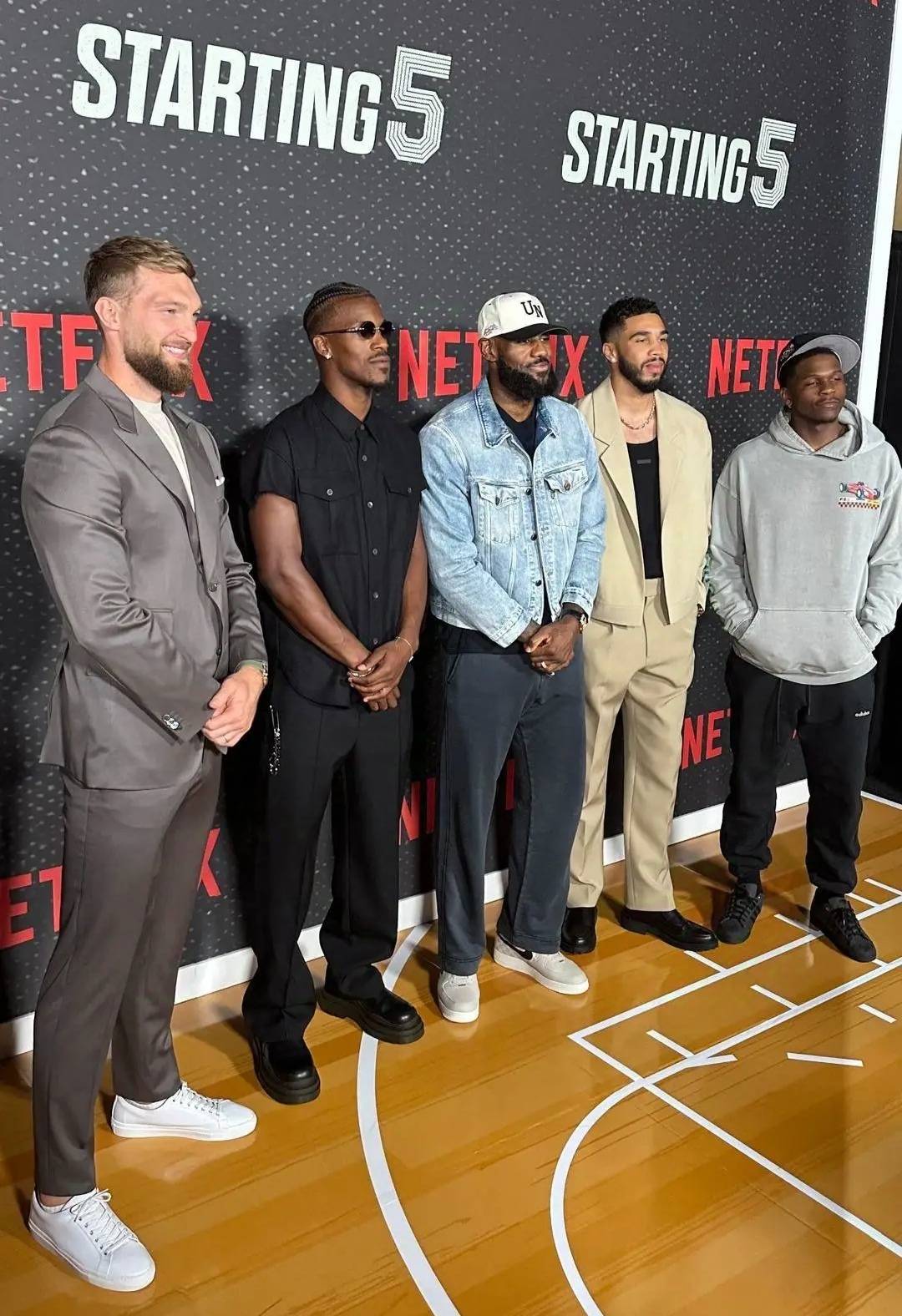 篮球巨星在社交媒体上晒出了他的健身成果 篮球巨星在社交媒体上晒出了他的健身成果