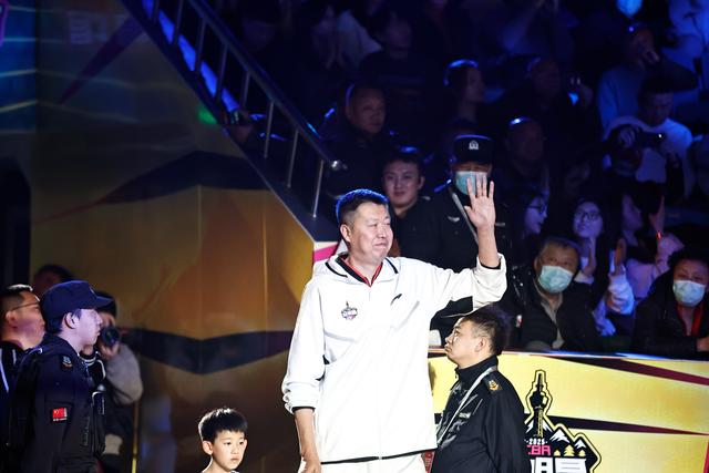 篮球传奇纷呈绽放,球队精神无比振奋! 篮球传奇纷呈绽放,球队精神无比振奋!