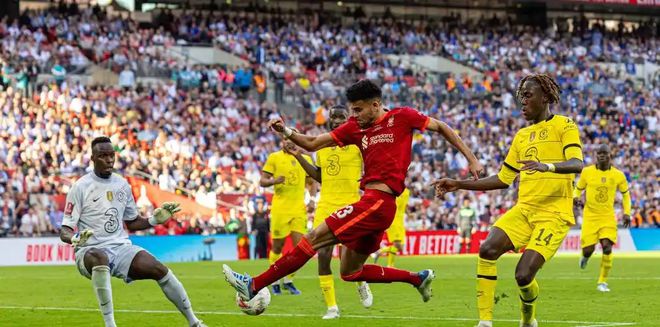 开云体育平台APP-关于世界级足球赛事硝烟弥漫，赛场彩蛋的信息