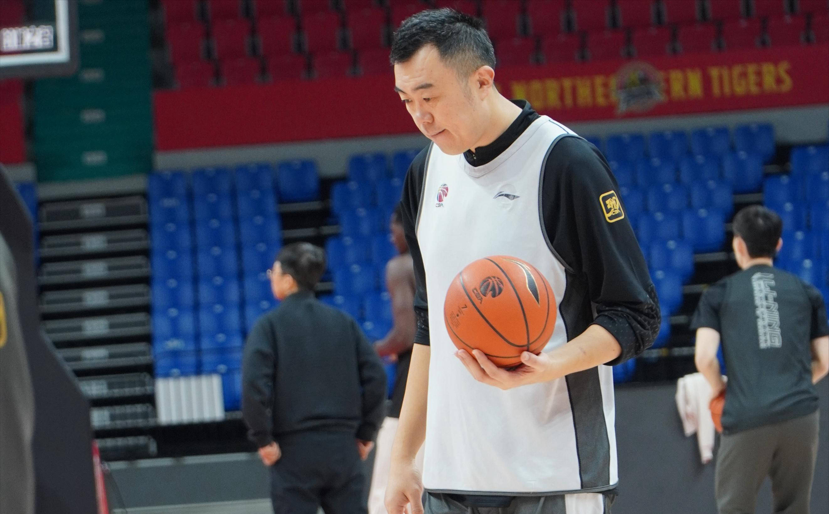 吉林男篮外线命中率下降,无法取胜 吉林男篮外线命中率下降,无法取胜