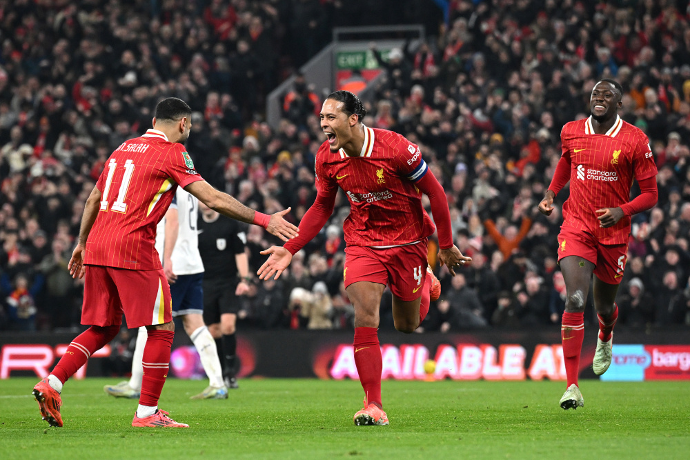 利物浦队长领衔,连进两球帮助球队晋级 利物浦队长领衔,连进两球帮助球队晋级