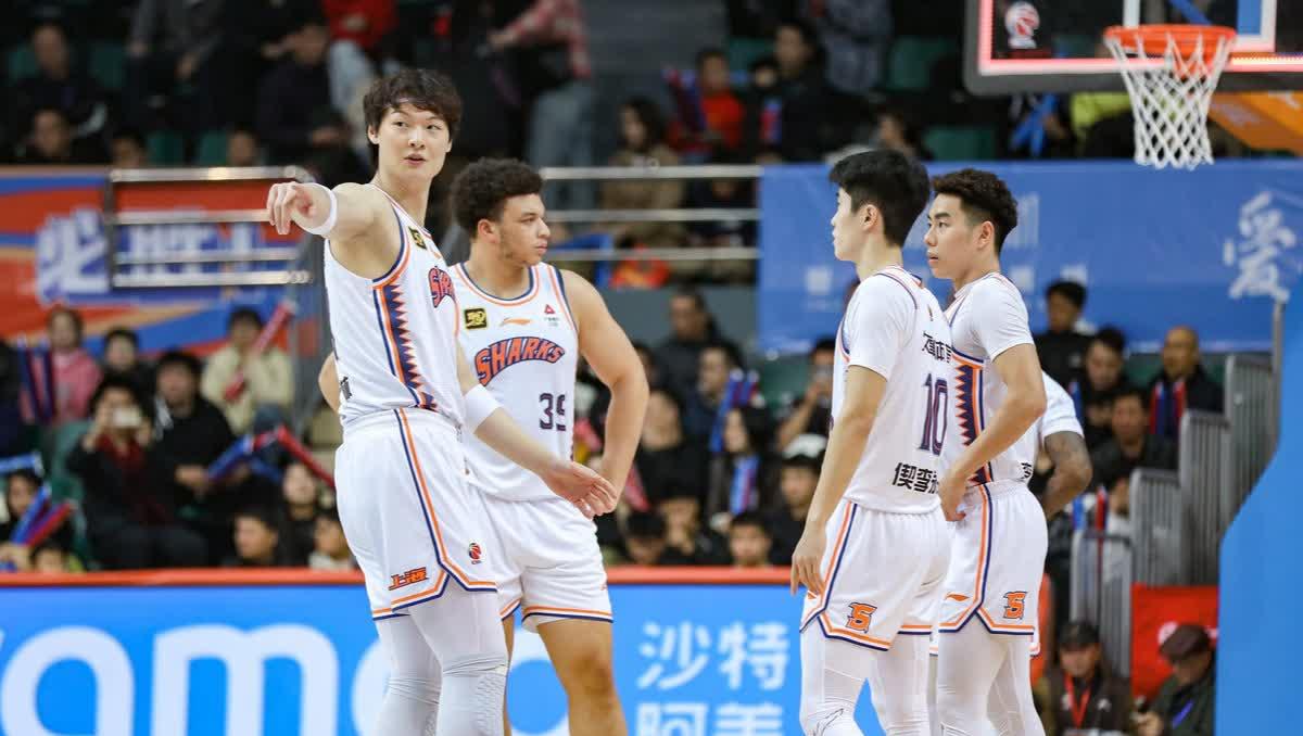 开云官网-包含经典对决风生水起，球场上火药味十足！的词条