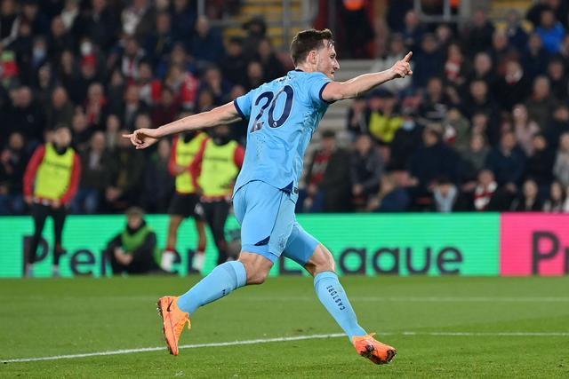 里尔客场大胜波尔多，豪取三连胜重返欧战资格区的简单介绍