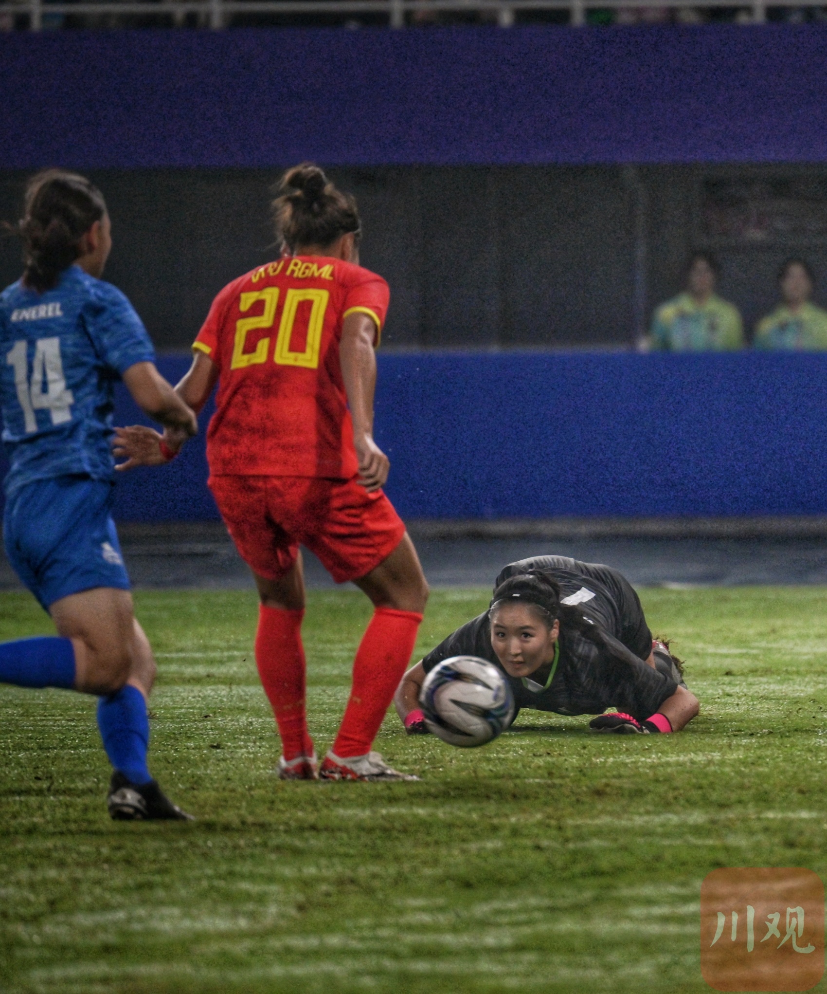 开云体育APP下载-亚洲女足锦标赛中，中国队员取得精彩进球