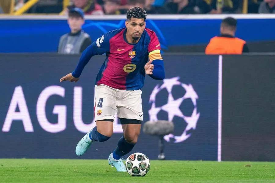 巴萨后防崩盘,主帅再次面临压力的简单介绍 巴萨后防崩盘,主帅再次面临压力的简单介绍