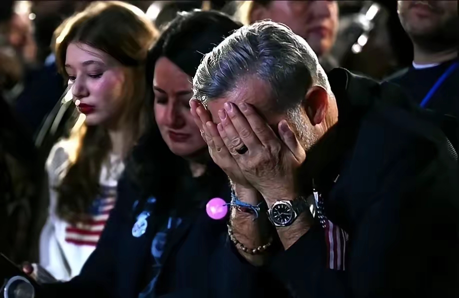 开云体育官方网站-拜仁慰问遇难球迷家属，集体沉痛哀思