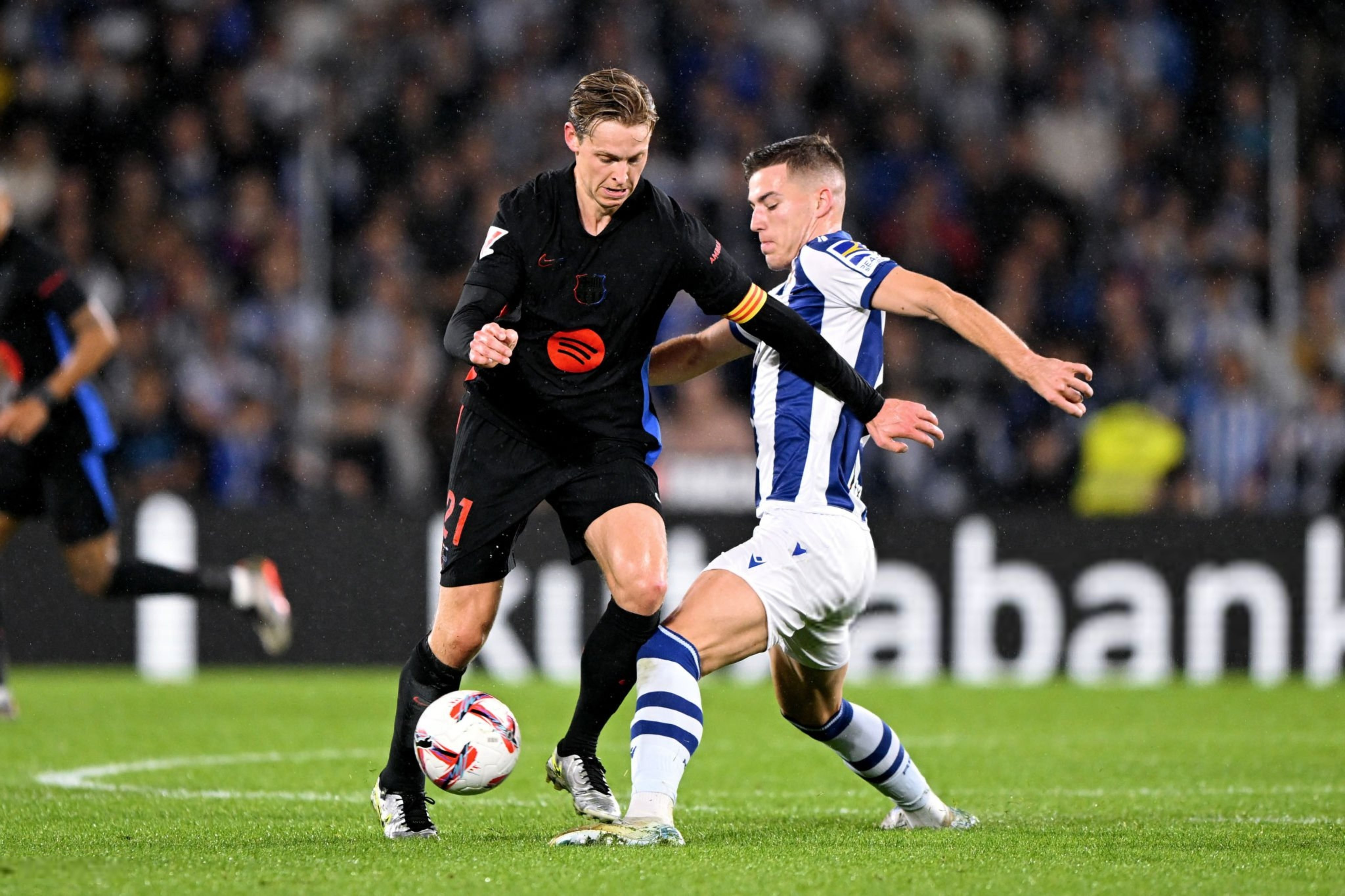 西甲巴塞罗那引进新锋线将火力加强