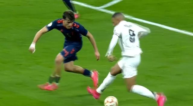 开云平台-皇家马德里与塞尔塔对决，实力碰撞的简单介绍