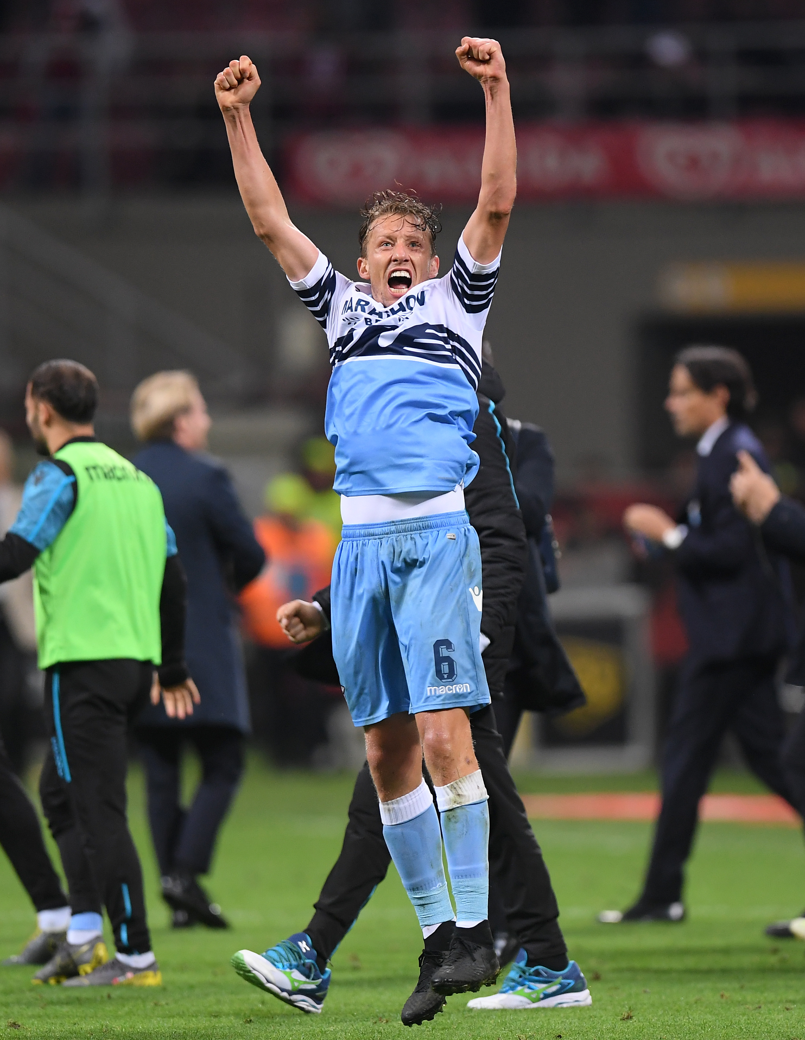 开云APP-包含意大利足球运动员成功签约强队，踏上新征程的词条