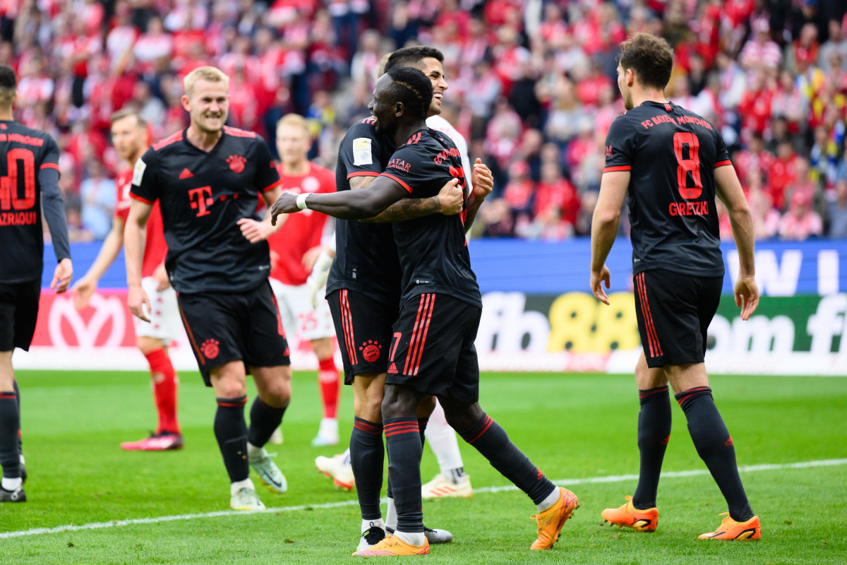 多特蒙德中场核心缺阵,球队实力受影响 多特蒙德中场核心缺阵,球队实力受影响