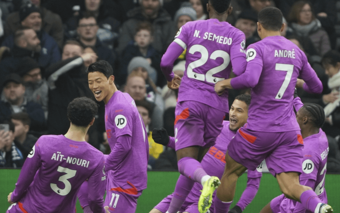 外援华丽进球,球场上火花四溅的简单介绍 外援华丽进球,球场上火花四溅的简单介绍