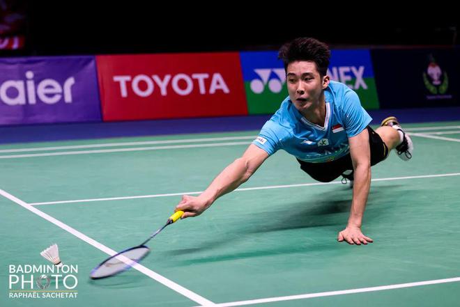 泰国羽毛球选手力压对手,夺得冠军 泰国羽毛球选手力压对手,夺得冠军