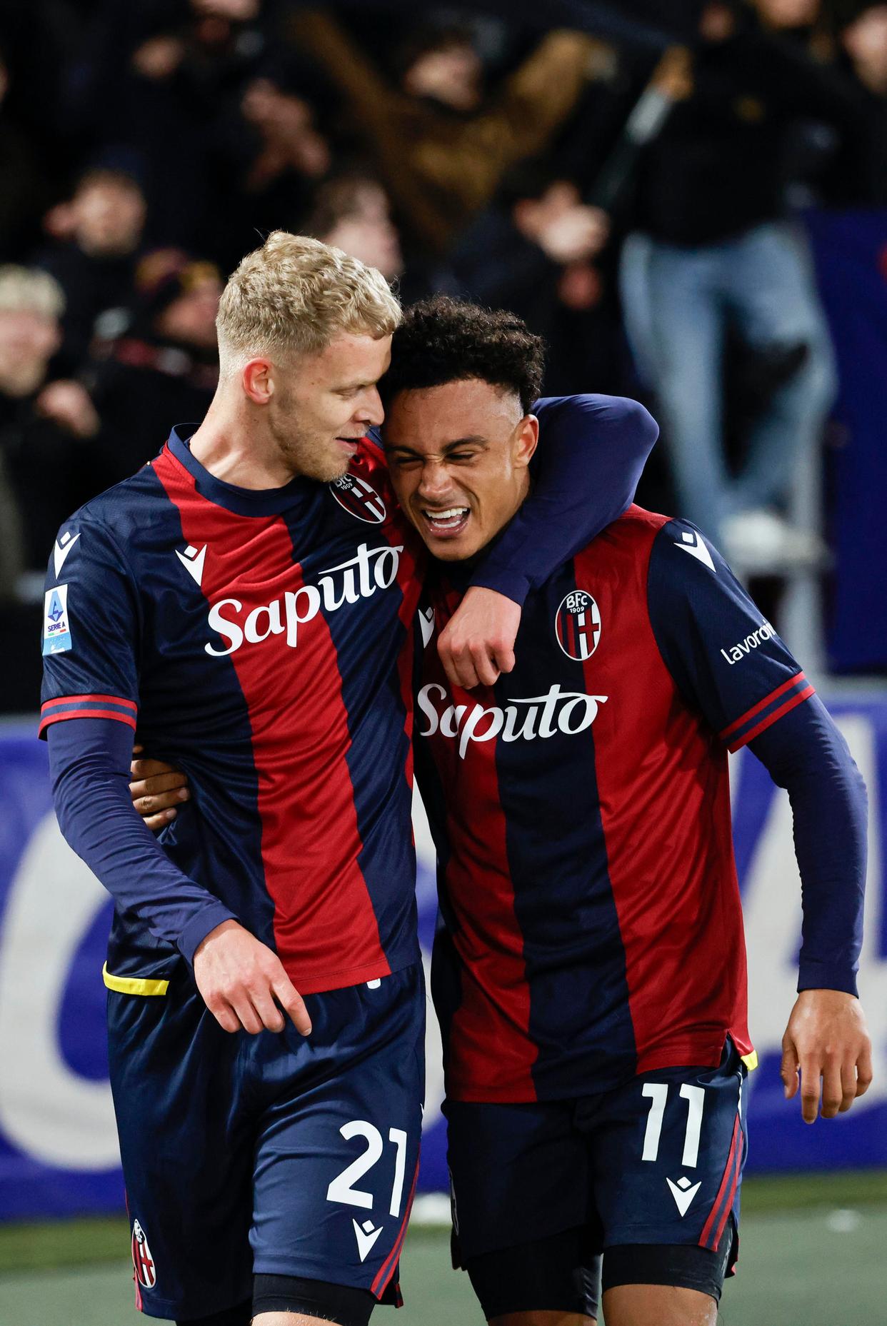 顶级足球对决上演,精彩纷呈球队实力争锋的简单介绍 顶级足球对决上演,精彩纷呈球队实力争锋的简单介绍