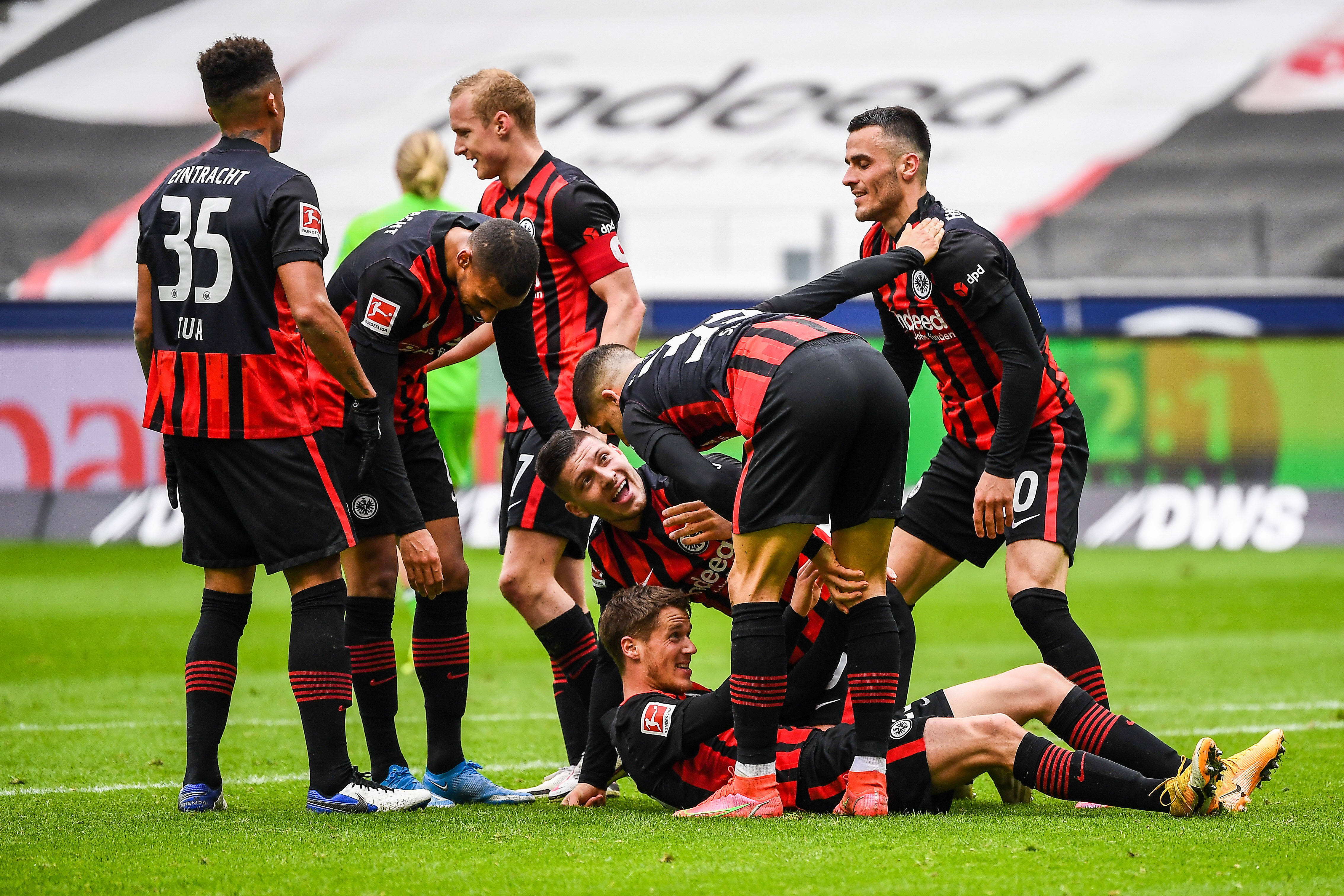 开云体育官方网站-关于集锦：法兰克福逆转击败多特蒙德，豪取三分的信息