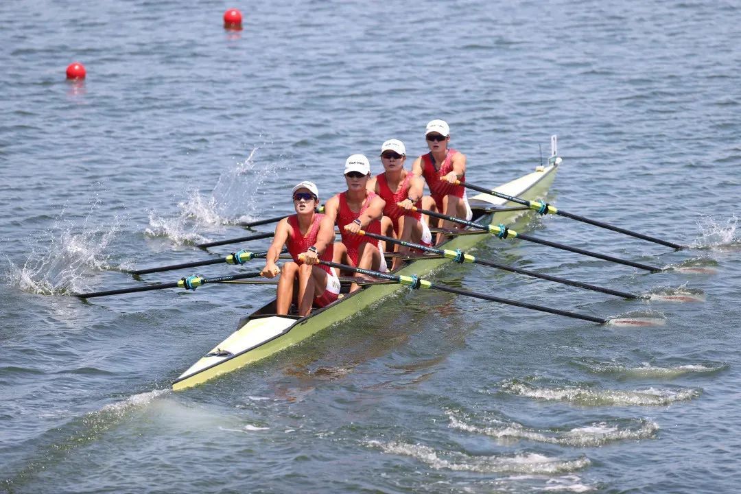 开云官网-卢旺达代表团在赛艇比赛中夺得冠军