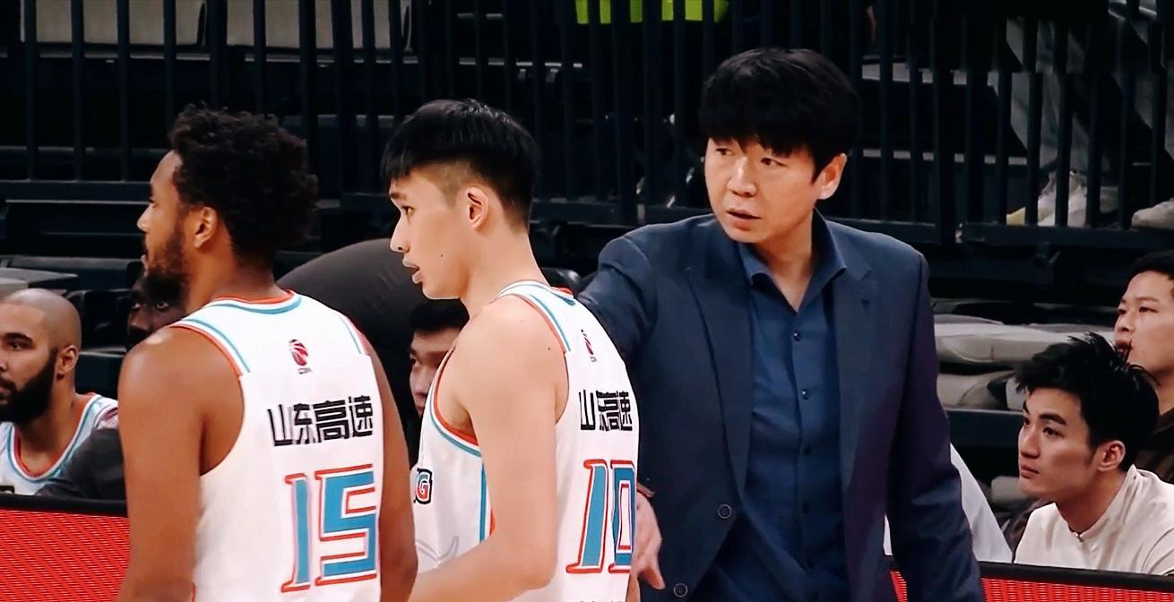 山东队轻松取胜,领先优势明显 山东队轻松取胜,领先优势明显