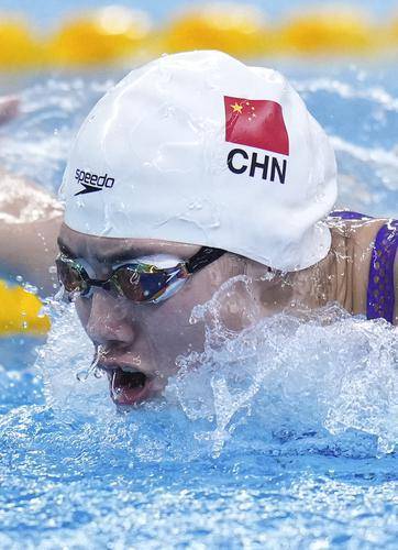 美国选手表现抢眼,屡创佳绩 美国选手表现抢眼,屡创佳绩