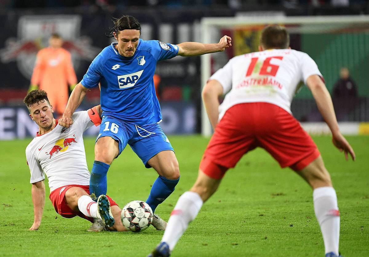 开云平台-包含里昂主场战胜尼斯,保持不败的势头的词条