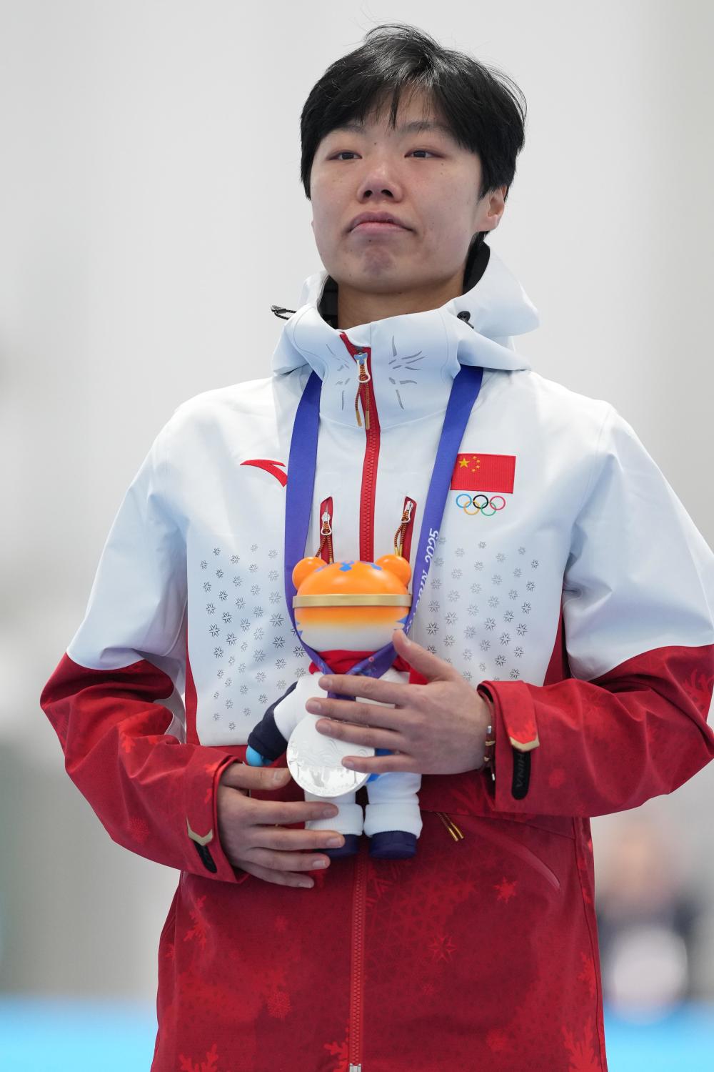 关于短道速滑女子米决赛:中国选手勇夺金牌的信息