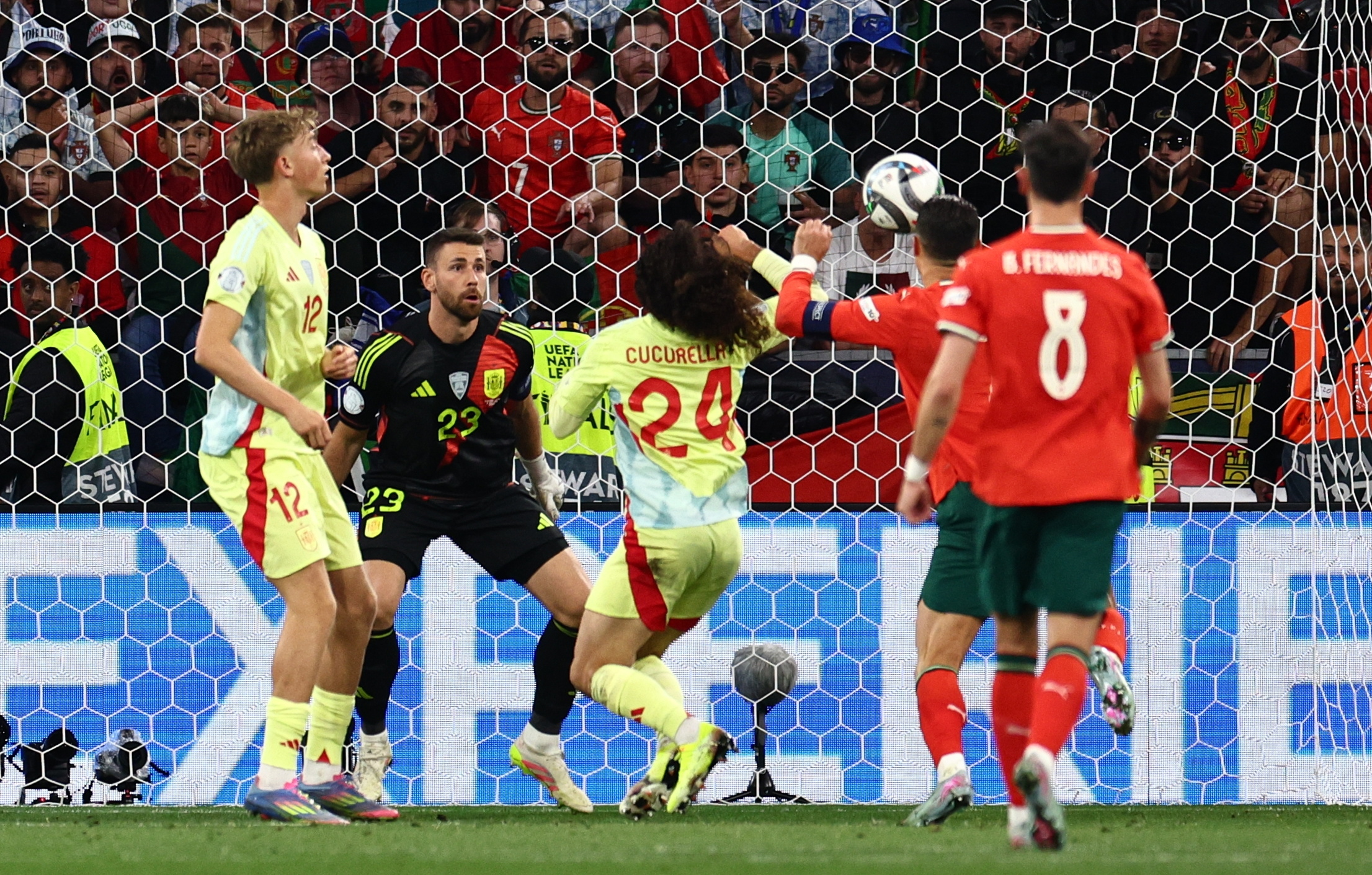 开云体育中国-包含欧国联比赛发生惊人一幕，主场作战遭受挫折的词条