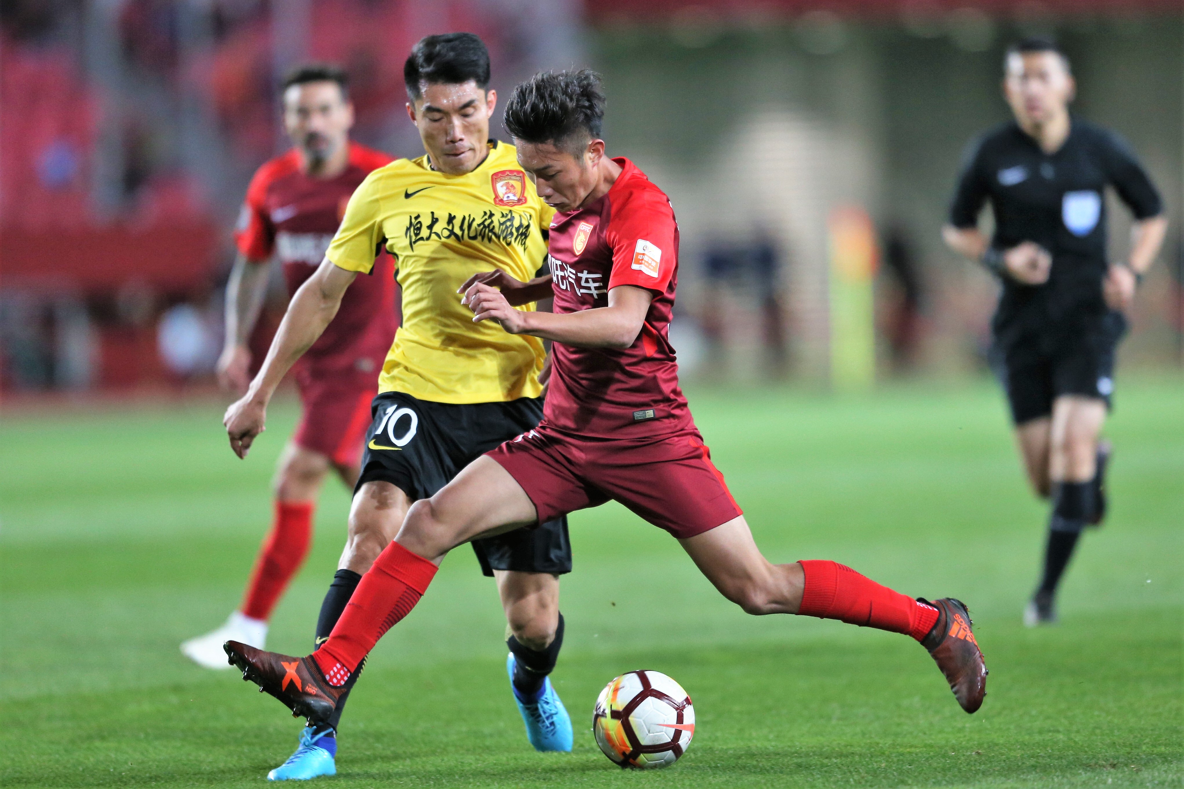 开云体育入口-恒大迎来一场激烈的棒球对决的简单介绍