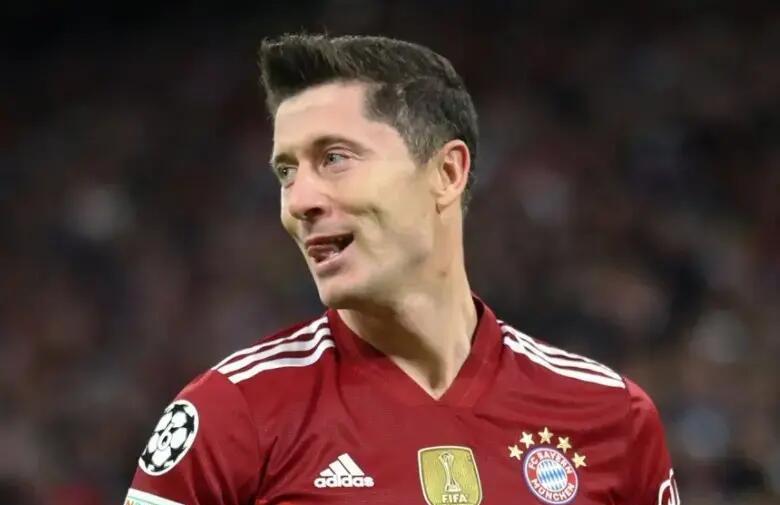 包含拜仁慕尼黑疑似引进世界级前锋,球迷热议不已的词条 包含拜仁慕尼黑疑似引进世界级前锋,球迷热议不已的词条