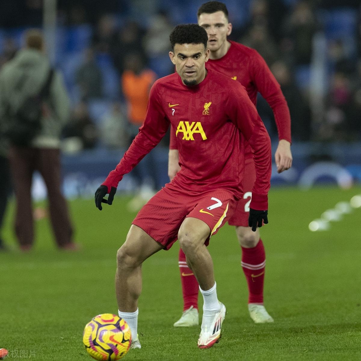 开云体育APP下载-利物浦客场不敌狼队，英超冠军之路再现阻碍