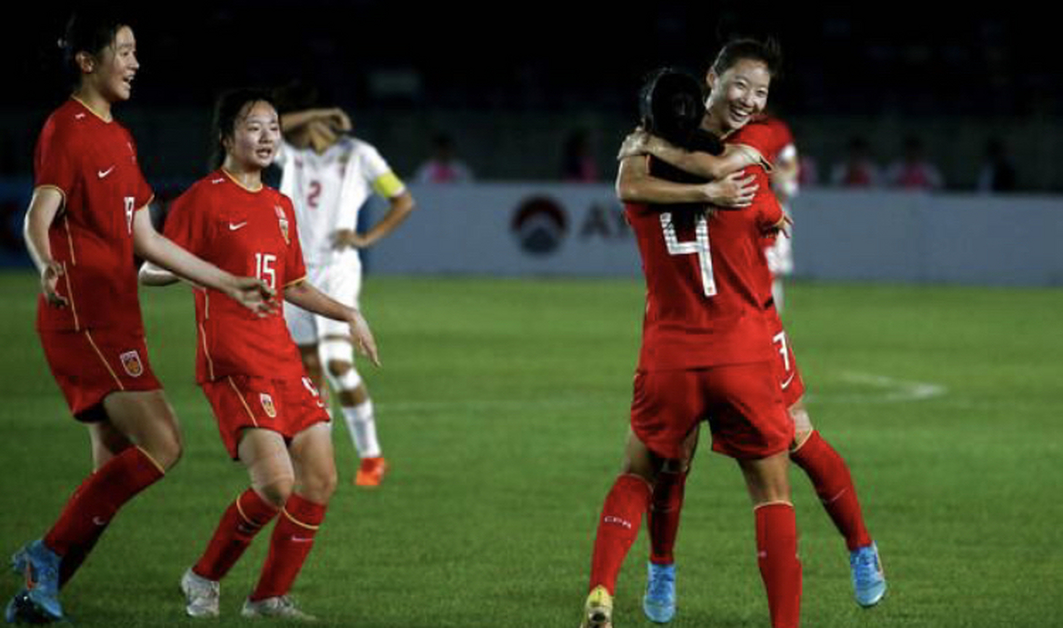 世界女足比赛决赛圈开战,激战连连的简单介绍 世界女足比赛决赛圈开战,激战连连的简单介绍