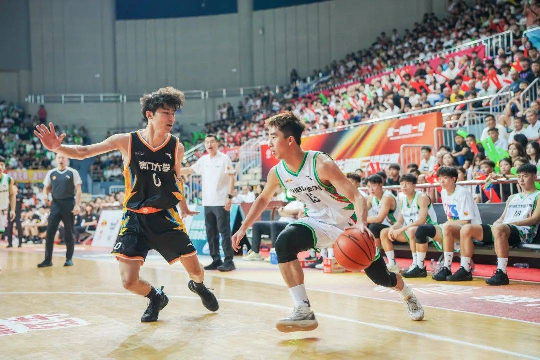 包含福建男篮稳定发挥,紧咬对手成功获胜的词条 包含福建男篮稳定发挥,紧咬对手成功获胜的词条