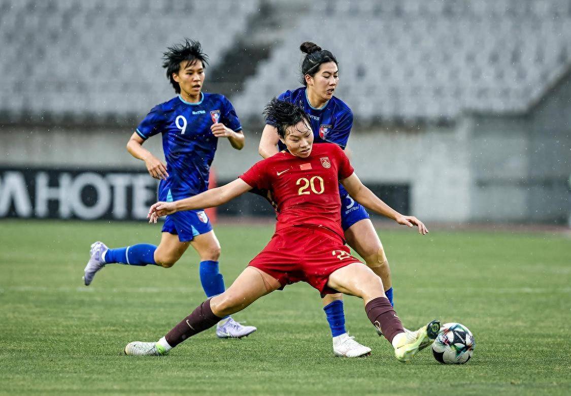 开云官网-中国女足队员在比赛中展现出色体能