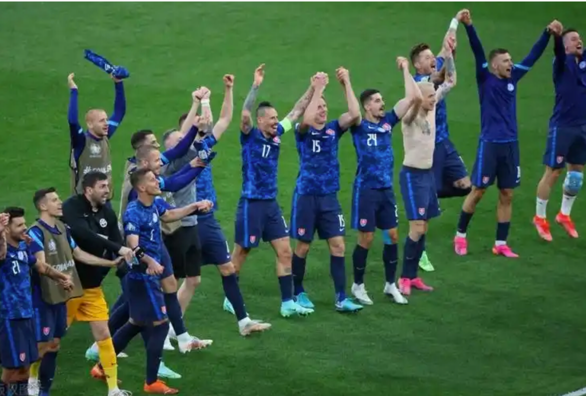 斯洛伐克队遭逆转,无缘欧国联半决赛的简单介绍 斯洛伐克队遭逆转,无缘欧国联半决赛的简单介绍