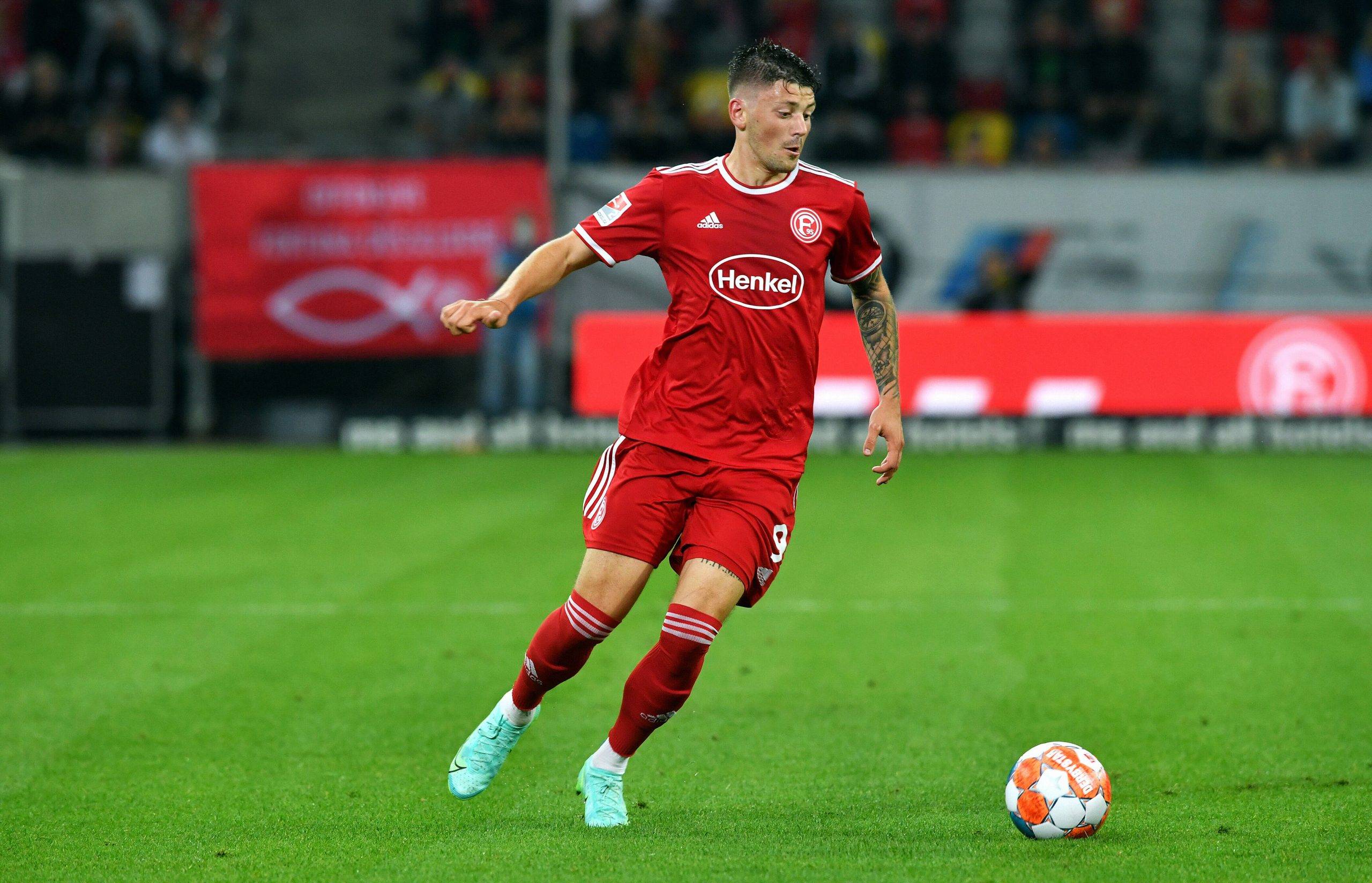 开云体育中国-比勒费尔德主场迎战柏林赫塔，双方实力均衡