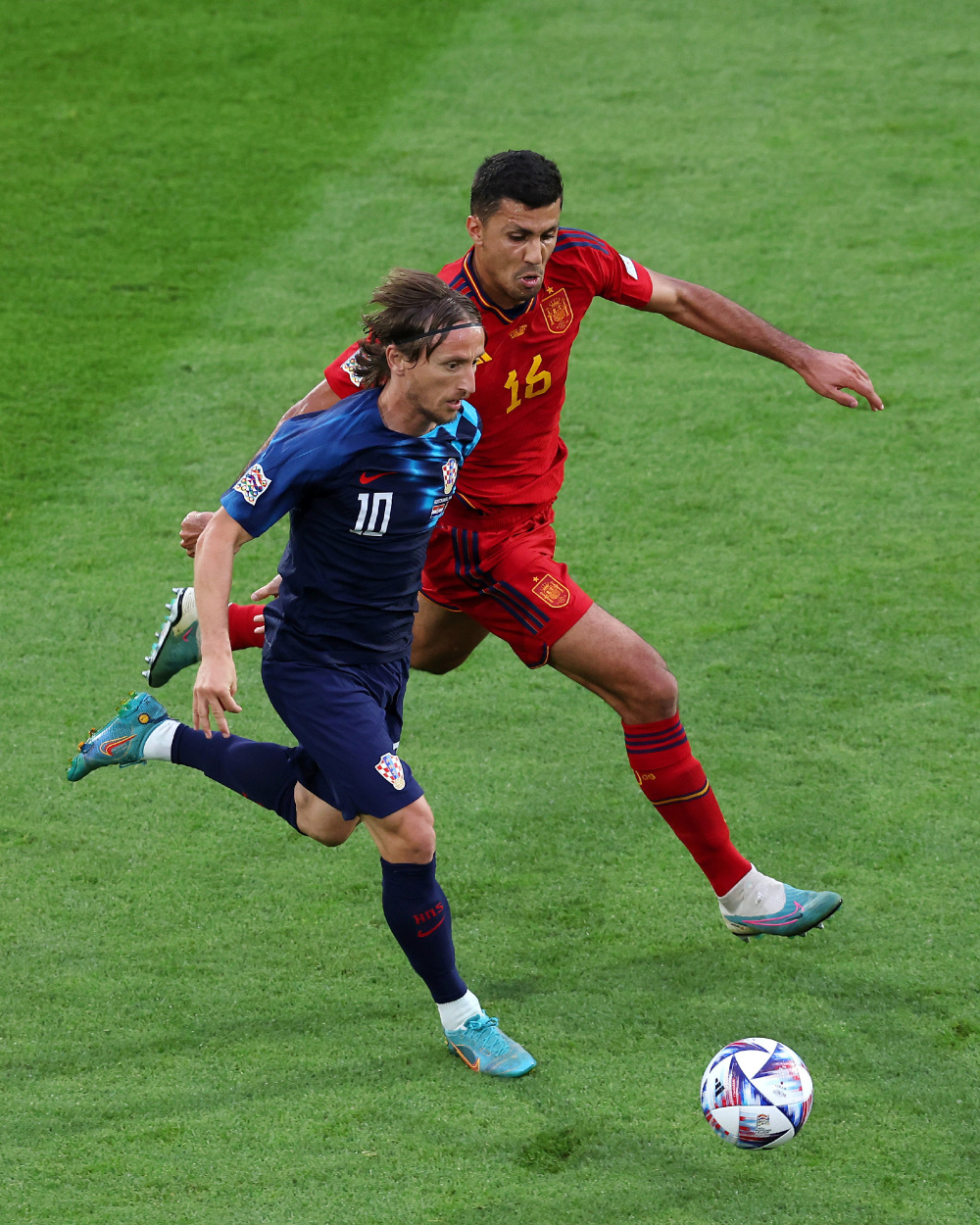 米尔沃尔门将神勇扑出点球,帮助球队取得胜利的简单介绍 米尔沃尔门将神勇扑出点球,帮助球队取得胜利的简单介绍