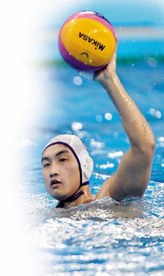 西班牙水球队以微弱优势获胜 西班牙水球队以微弱优势获胜