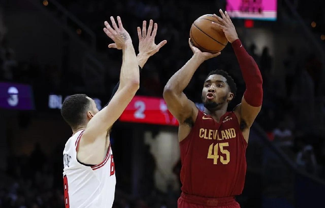 开云平台-包含公牛横扫吉林队,米切尔统治全场的词条