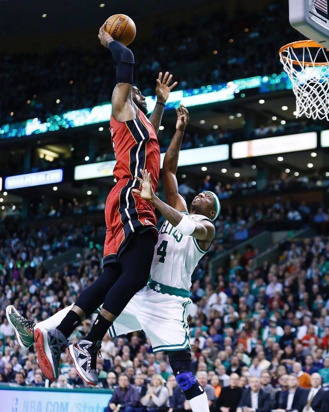 开云体育入口-四川队横扫山西队,詹姆斯高光表现