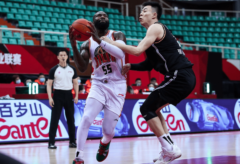 开云体育登录-吉林队鏖战独行侠,陶汉林刷新纪录