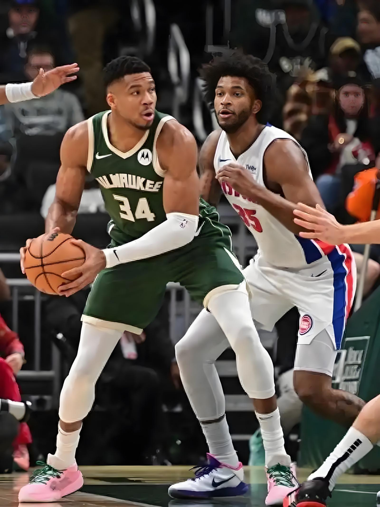 天津队险胜马刺,字母哥惊艳四座 天津队险胜马刺,字母哥惊艳四座